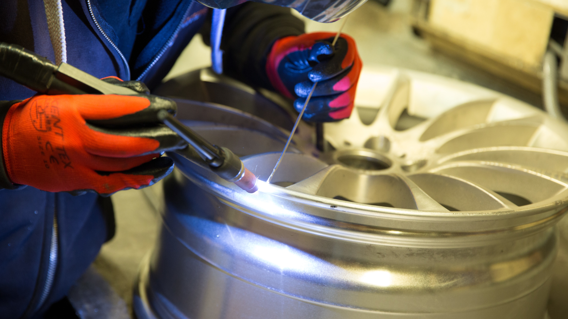 ALLOY WHEEL WELDING