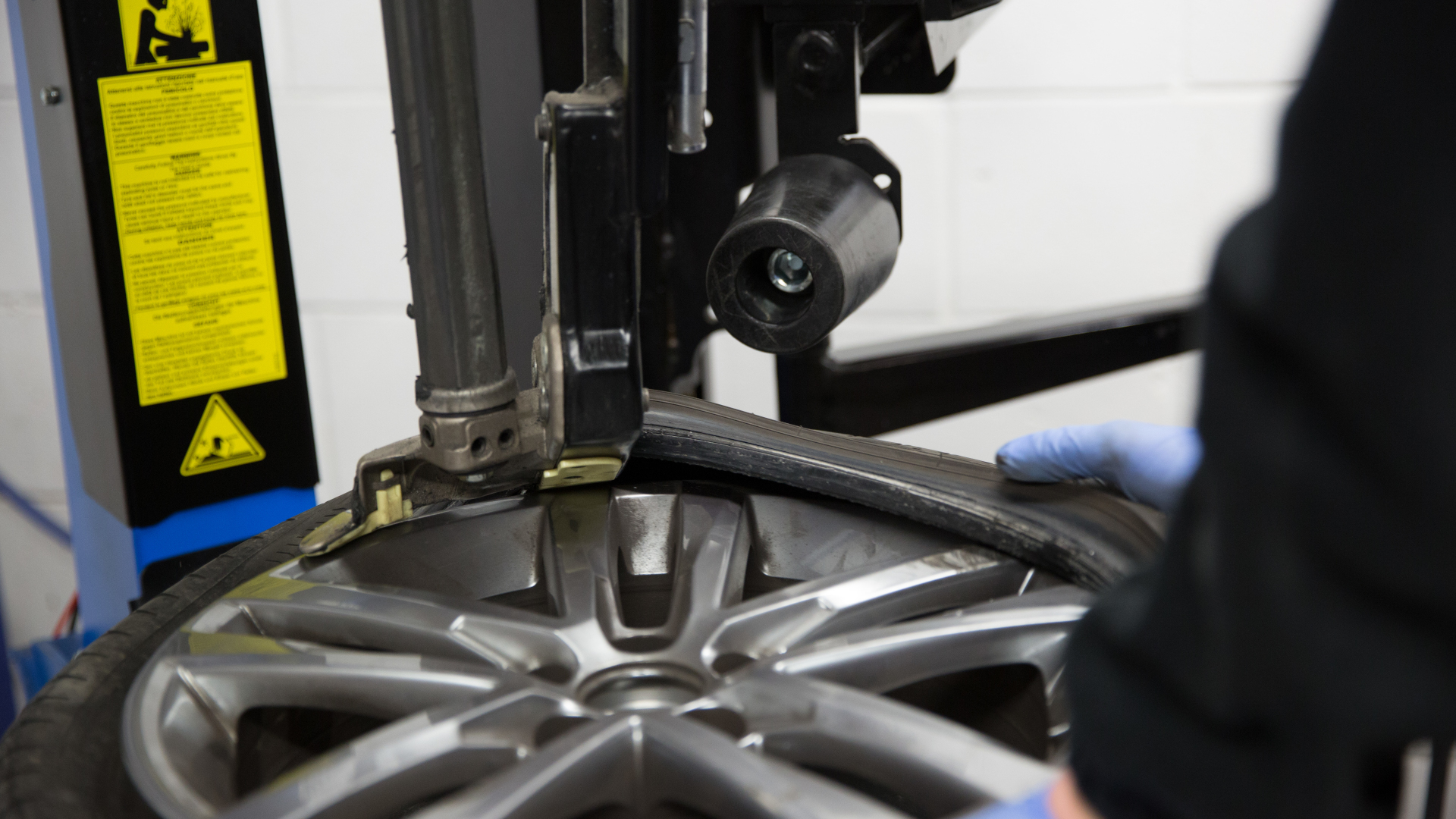 Removing the tyres, valves and weights